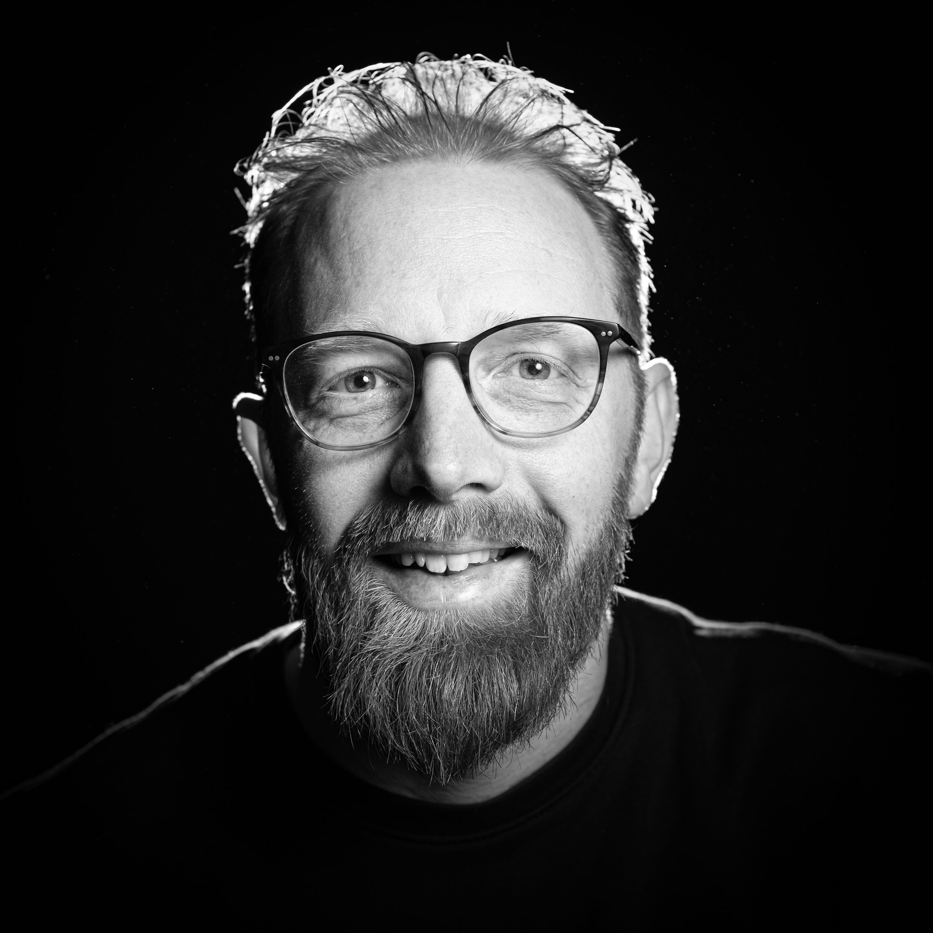 Daan draait als producent aan de juiste knoppen. Een programma maken doe je nooit alleen deze ook deze man is onderdeel van het team Daan draait als producent aan de juiste knoppen. Een programma maken doe je nooit alleen deze ook deze man is onderdeel van het team